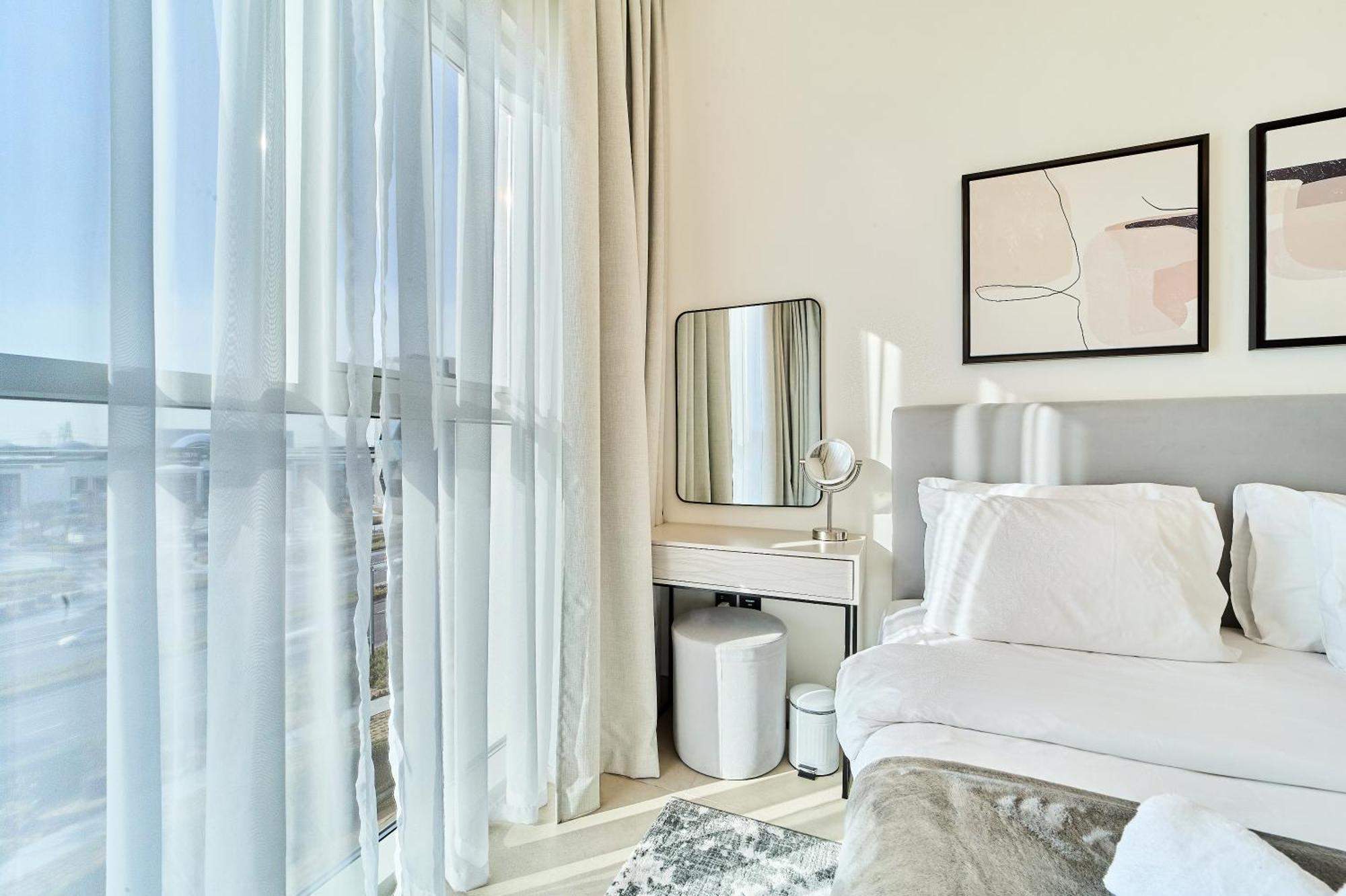 Apartment Stylish 2br Steps From Hills Mall *