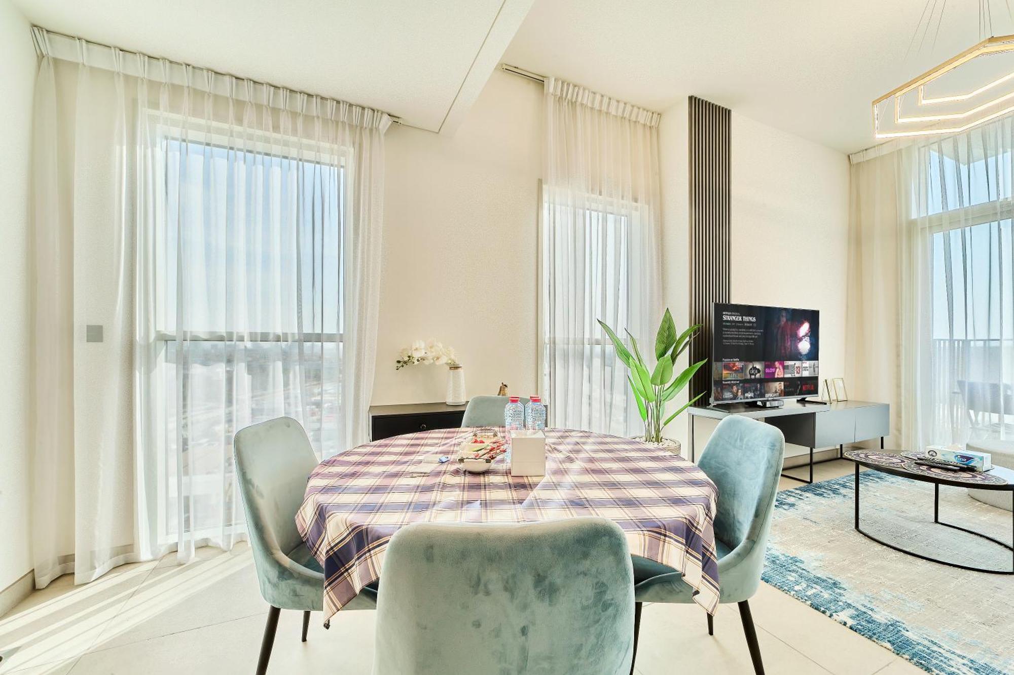Stylish 2br Steps From Hills Mall Apartment