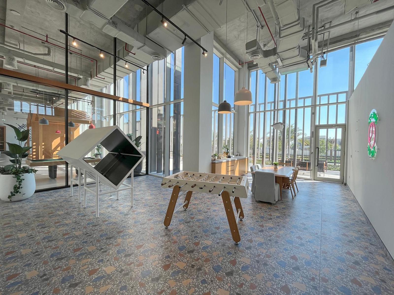 Stylish 2br Steps From Hills Mall *