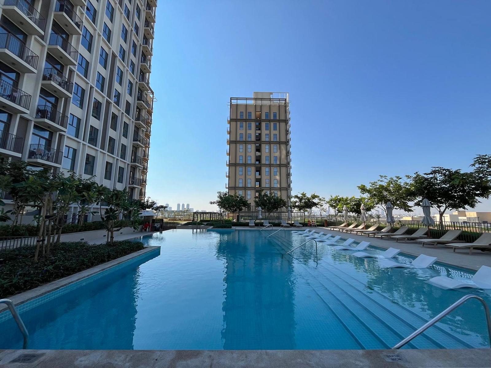 Stylish 2br Steps From Hills Mall