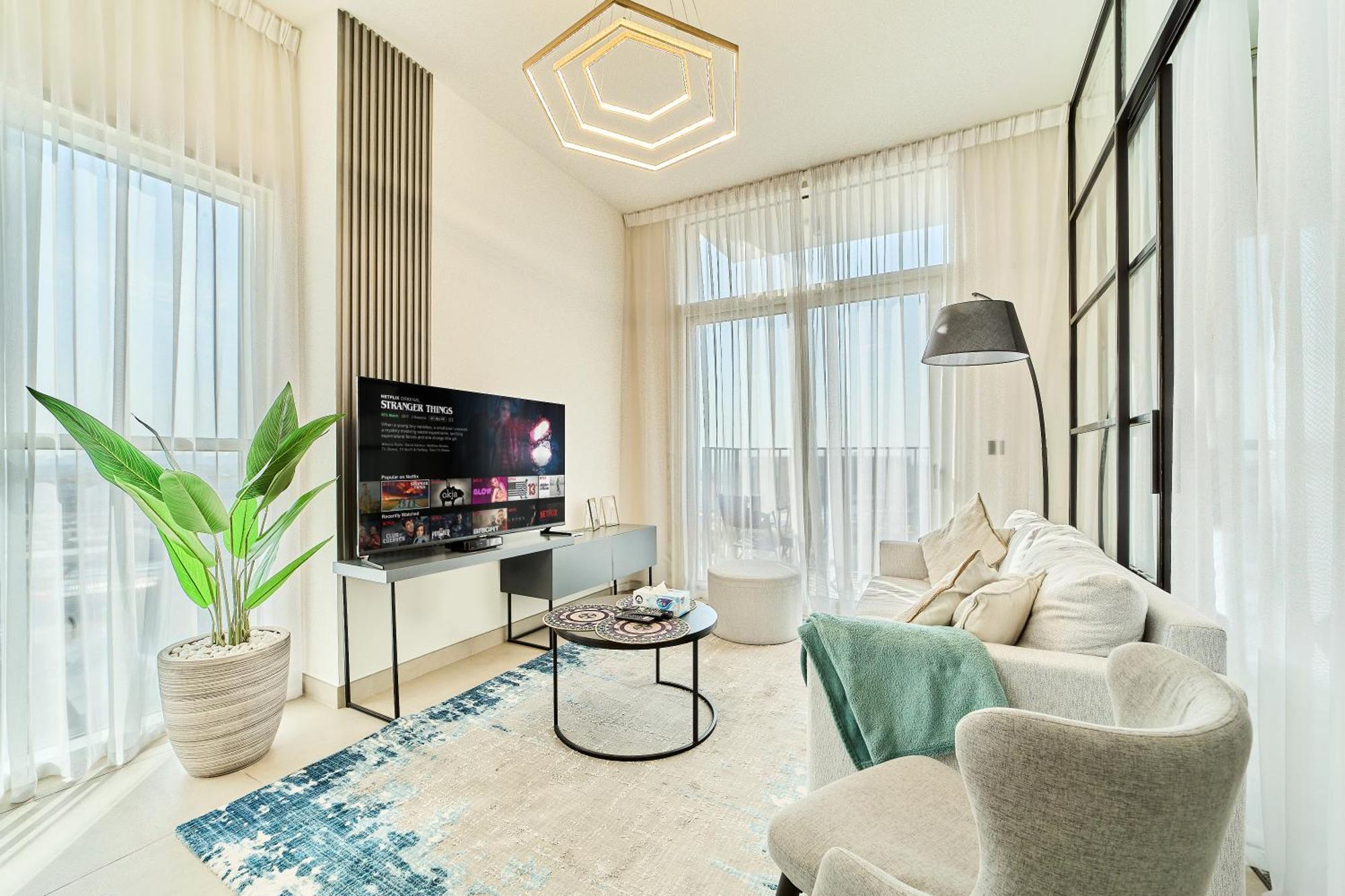 Stylish 2br Steps From Hills Mall Apartment *